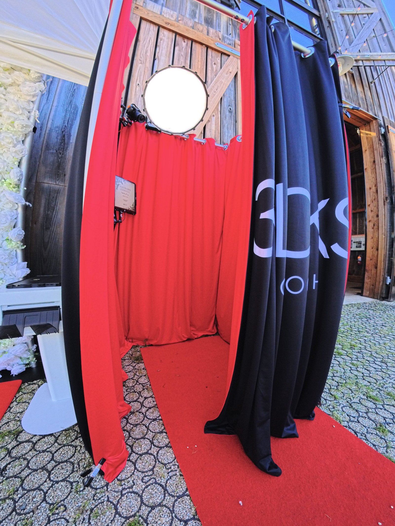 Introducing the High-Angle Booth by 3Klicks Photobooth