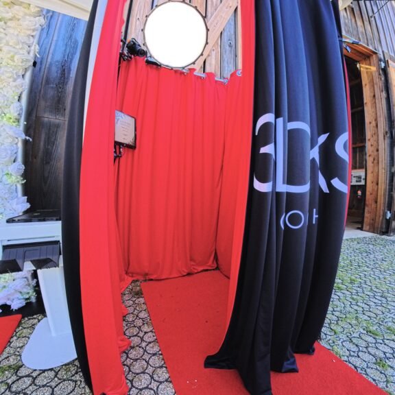 Introducing the High-Angle Booth by 3Klicks Photobooth